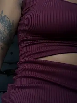 PretinhaOfc online show from 10-28-25, 03:11