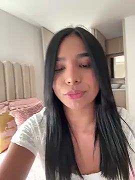 CharlotteGraay online show from 04-12-26, 09:18