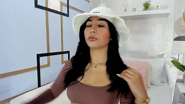 CharlotteGraay online show from 10-21-25, 07:46