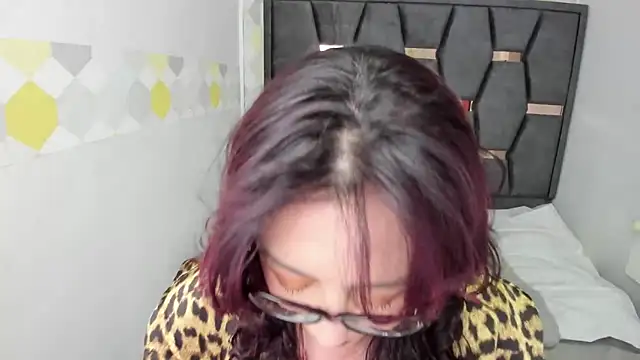 Victoria Adamns online show from 09-27-25, 12:00