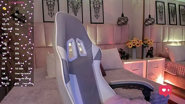 Sara  collins   online show from 09-23-25, 12:34