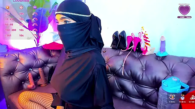 Snapshot of azahara_faraah chatting on 10-12-25, 12:45 azahara faraah online show from 10-12-25, 12:45