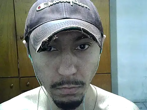 Snapshot of michel1520 chatting on 10-18-25, 05:48 michel1520 online show from 10-18-25, 05:48
