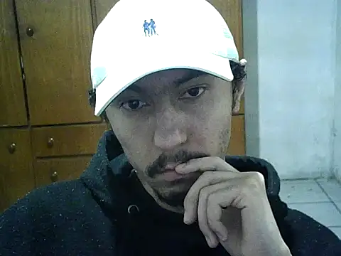 Snapshot of michel1520 chatting on 09-08-25, 08:19 michel1520 online show from 09-08-25, 08:19