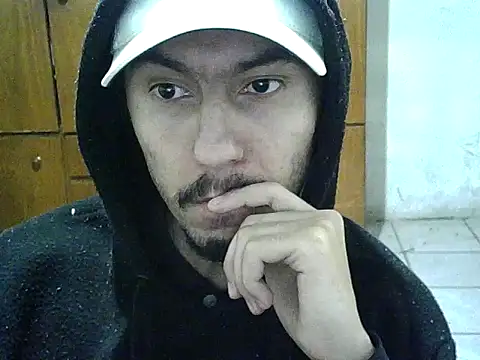 Snapshot of michel1520 chatting on 09-14-25, 02:01 michel1520 online show from 09-14-25, 02:01