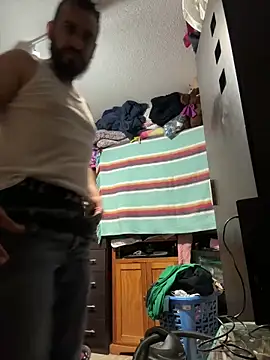 Snapshot of leonardohot1987 chatting on 03-05-25, 02:57 leonardohot1987 online show from 03-05-25, 02:57