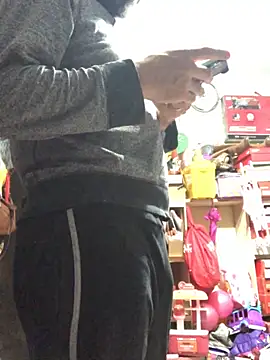 Snapshot of leonardohot1987 chatting on 02-13-25, 05:16 leonardohot1987 online show from 02-13-25, 05:16