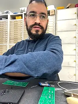 Snapshot of leonardohot1987 chatting on 11-19-25, 08:20 leonardohot1987 online show from 11-19-25, 08:20