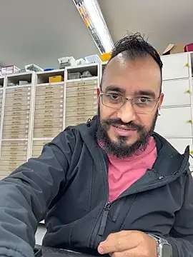 Snapshot of leonardohot1987 chatting on 11-18-25, 07:06 leonardohot1987 online show from 11-18-25, 07:06