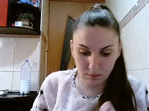 Yuliia30 online show from 04-15-26, 07:58