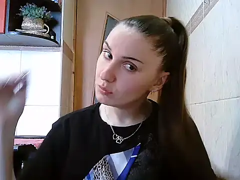 Yuliia30 online show from 05-01-26, 02:11