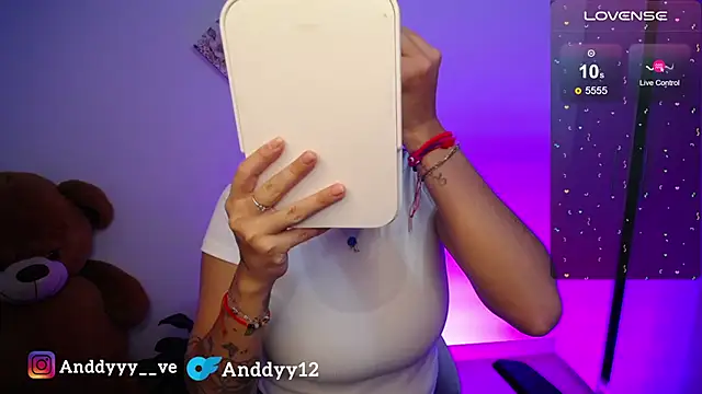 Snapshot of Anddyy__ chatting on 04-19-26, 04:52 Anddyy online show from 04-19-26, 04:52