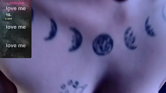 Kimlennox  online show from 02-26-25, 12:41