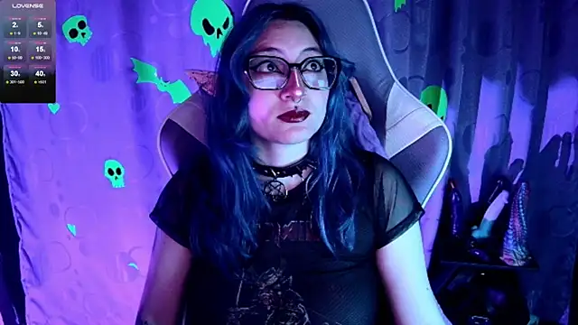 Kimlennox  online show from 12-16-25, 02:21