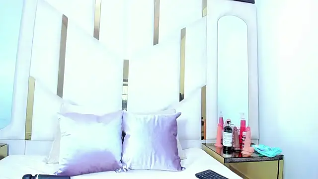 Salmaportman69 online show from 01-08-26, 03:51