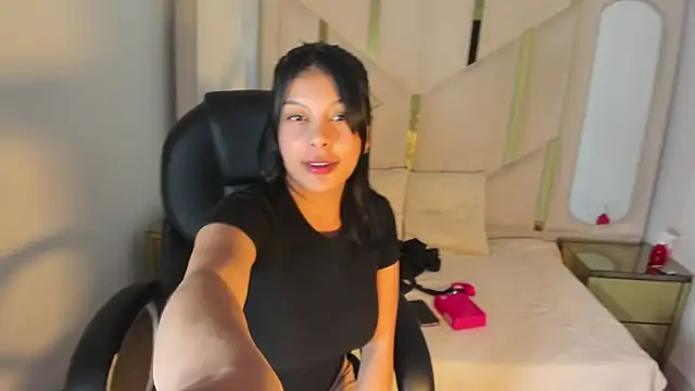 Salmaportman69 online show from 03-12-26, 09:30