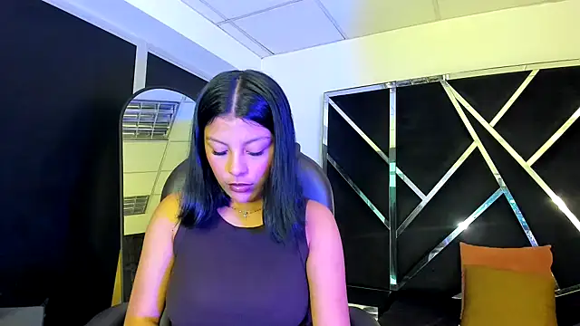 Salmaportman69 online show from 10-23-25, 02:32