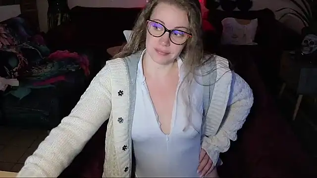 Miss luxiole online show from 11-18-25, 06:06