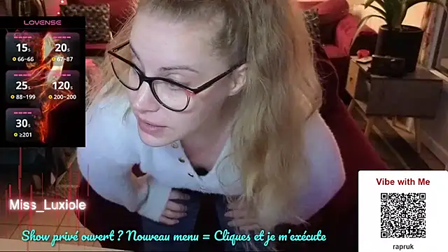 Miss luxiole online show from 09-22-25, 07:31