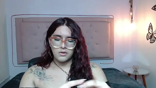 Snapshot of kathepickmanx chatting on 09-19-25, 03:32 kathepickmanx online show from 09-19-25, 03:32