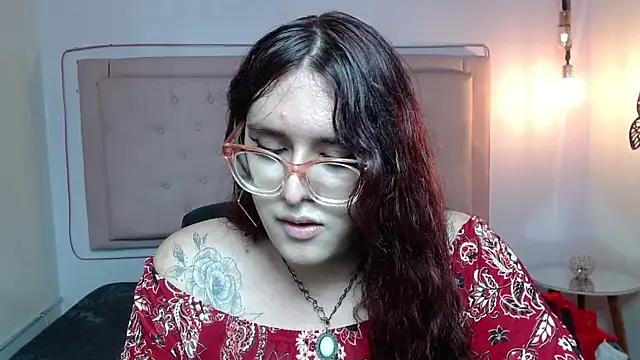 Snapshot of kathepickmanx chatting on 09-18-25, 03:31 kathepickmanx online show from 09-18-25, 03:31