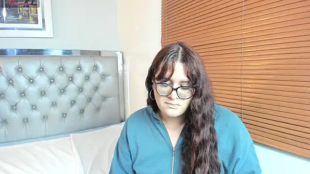 Snapshot of kathepickmanx chatting on 06-14-26, 04:25 kathepickmanx online show from 06-14-26, 04:25