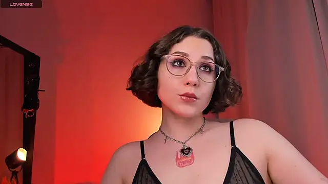 Snapshot of Eva_Moss_ chatting on 02-22-25, 03:56 Eva Moss online show from 02-22-25, 03:56