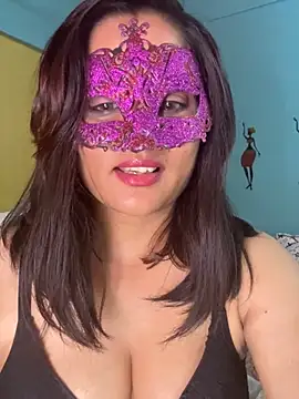 Snapshot of Ayeshaa__25 chatting on 02-05-25, 04:47 Ayeshaa  25 online show from 02-05-25, 04:47