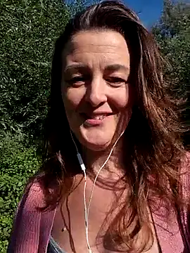 Snapshot of cumtomama chatting on 09-28-25, 11:06 cumtomama online show from 09-28-25, 11:06