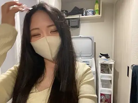 Snapshot of yazawa_oO chatting on 05-28-26, 12:22 yazawa oO online show from 05-28-26, 12:22