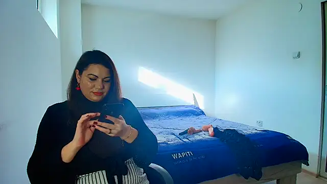 Snapshot of VixenVibesX chatting on 10-18-25, 01:13 VixenVibesX online show from 10-18-25, 01:13