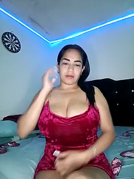 Snapshot of CarolinePolsen chatting on 10-15-25, 12:24 CarolinePolsen online show from 10-15-25, 12:24