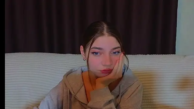 Snapshot of CassJonn chatting on 02-19-25, 07:59 CassJonn online show from 02-19-25, 07:59