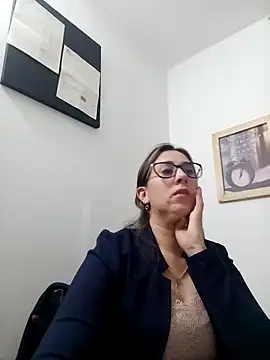 Snapshot of CHARLOTTE_1711 chatting on 01-25-25, 12:06 CHARLOTTE 1711 online show from 01-25-25, 12:06