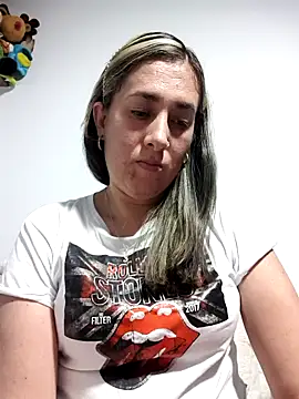 CHARLOTTE 1711 online show from 02-05-26, 04:30