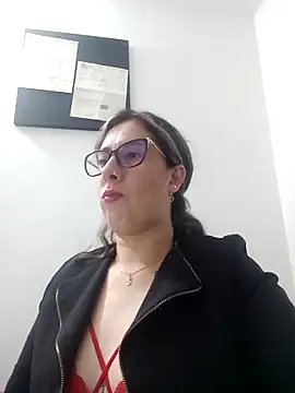 Snapshot of CHARLOTTE_1711 chatting on 02-26-25, 01:25 CHARLOTTE 1711 online show from 02-26-25, 01:25