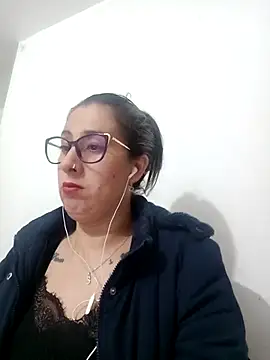 Snapshot of CHARLOTTE_1711 chatting on 03-06-25, 02:19 CHARLOTTE 1711 online show from 03-06-25, 02:19