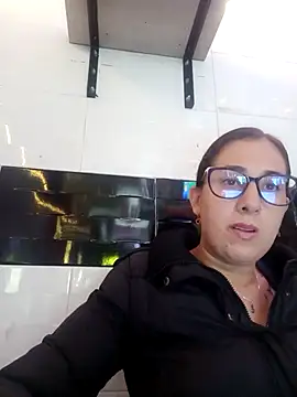 CHARLOTTE 1711 online show from 12-17-25, 08:47