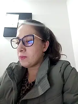 Snapshot of CHARLOTTE_1711 chatting on 03-08-25, 03:06 CHARLOTTE 1711 online show from 03-08-25, 03:06