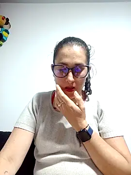 Snapshot of CHARLOTTE_1711 chatting on 10-10-25, 03:18 CHARLOTTE 1711 online show from 10-10-25, 03:18