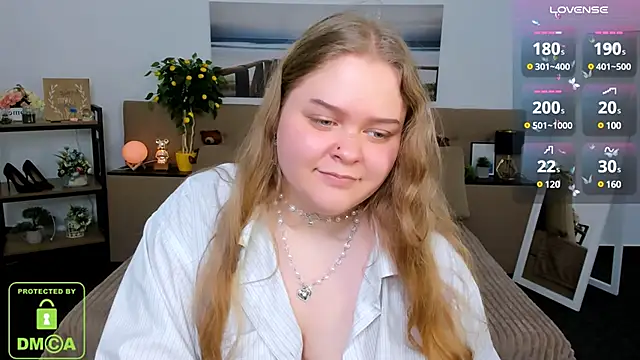 Snapshot of Erica__Alta chatting on 03-13-25, 12:24 Erica Alta online show from 03-13-25, 12:24