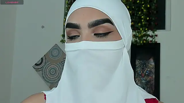 Maissa Alabi online show from 10-31-25, 07:21