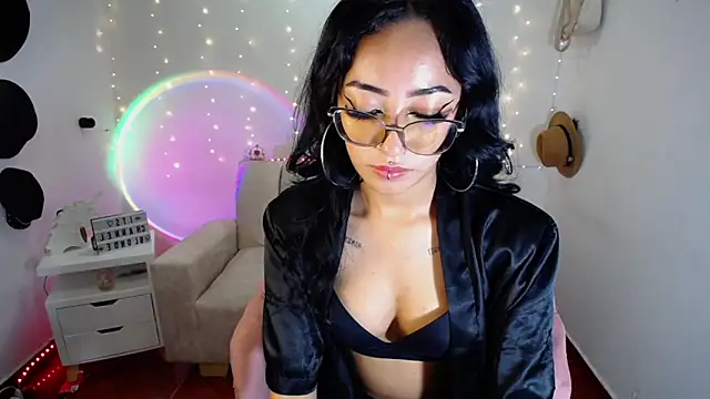 Snapshot of victoria_ricci_a chatting on 03-16-25, 03:04 victoria ricci a online show from 03-16-25, 03:04