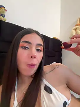 Snapshot of tamy_xoo chatting on 03-16-25, 12:45 tamy xoo online show from 03-16-25, 12:45