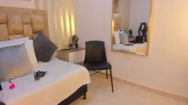 avis lara online show from 09-19-25, 07:07