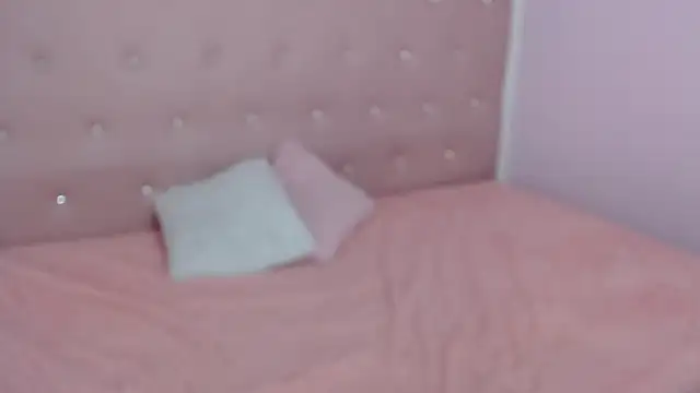 Snapshot of candyre chatting on 01-30-25, 04:02 candyre online show from 01-30-25, 04:02