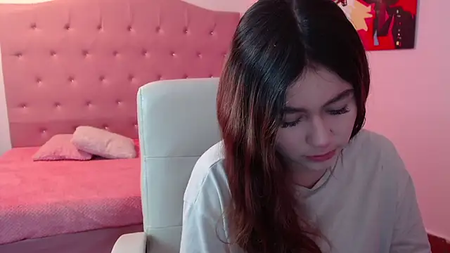 Snapshot of candyre chatting on 01-28-25, 12:54 candyre online show from 01-28-25, 12:54