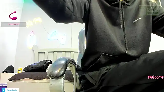 HarolddXL online show from 12-04-25, 01:32