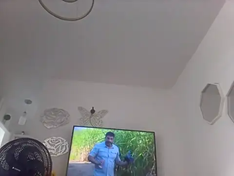 Snapshot of Munnoki chatting on 07-19-26, 12:24 Munnoki online show from 07-19-26, 12:24