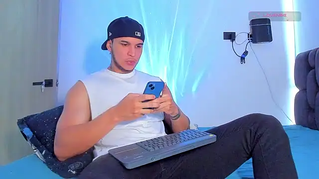 austinoficial online show from 03-12-26, 09:08